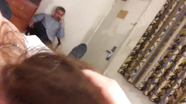 A pasija szeme láttára keféltette meg a likacskáját a barátaival Thumb
