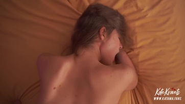 Egy óriásit geciztem a mostohanővérkém tündéri arcára miután megforgattam a kolbászomon Thumb