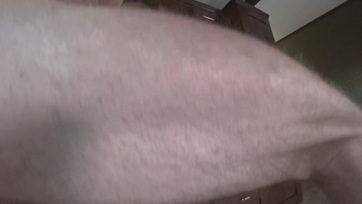 Huzavona nélkül bevágta a giganagy fütyijét a szajhája seggébe majd lecsúsztatta a gégéjén Thumb